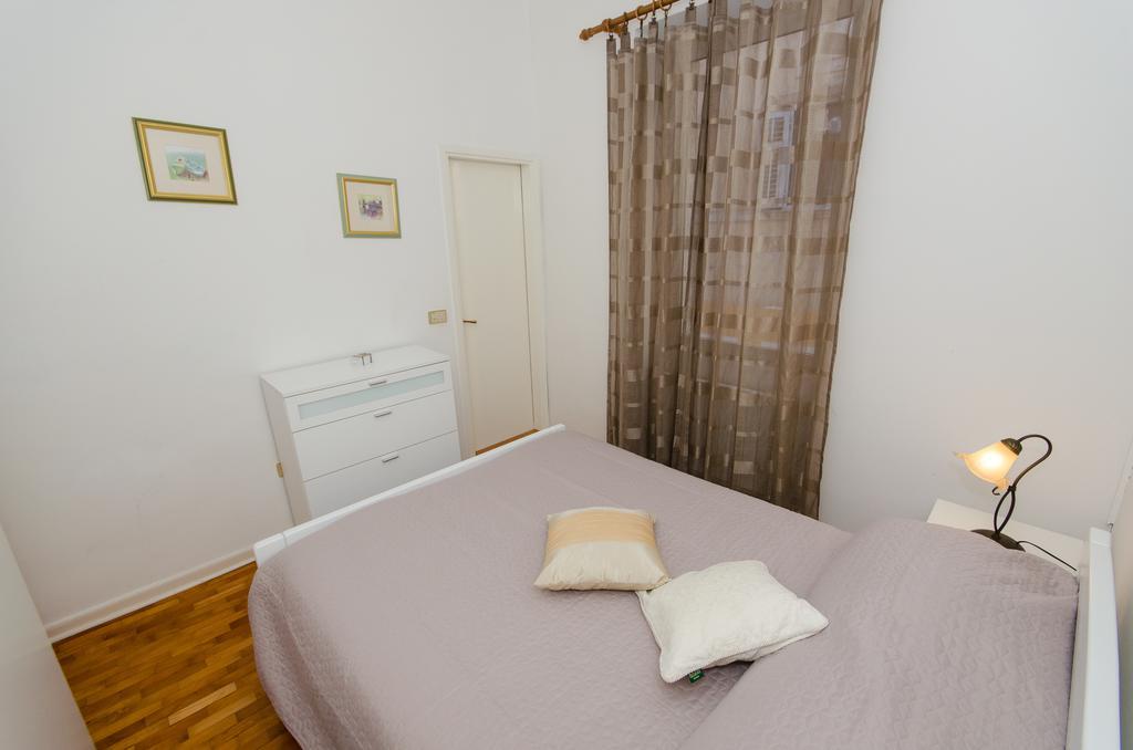 Apartment Noemi Rovinj Exterior foto